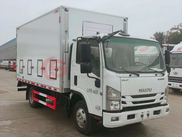 Novo caminhão de carga ISUZU inteligente de 5 toneladas vivas para bebês e pintinhos velhos para venda