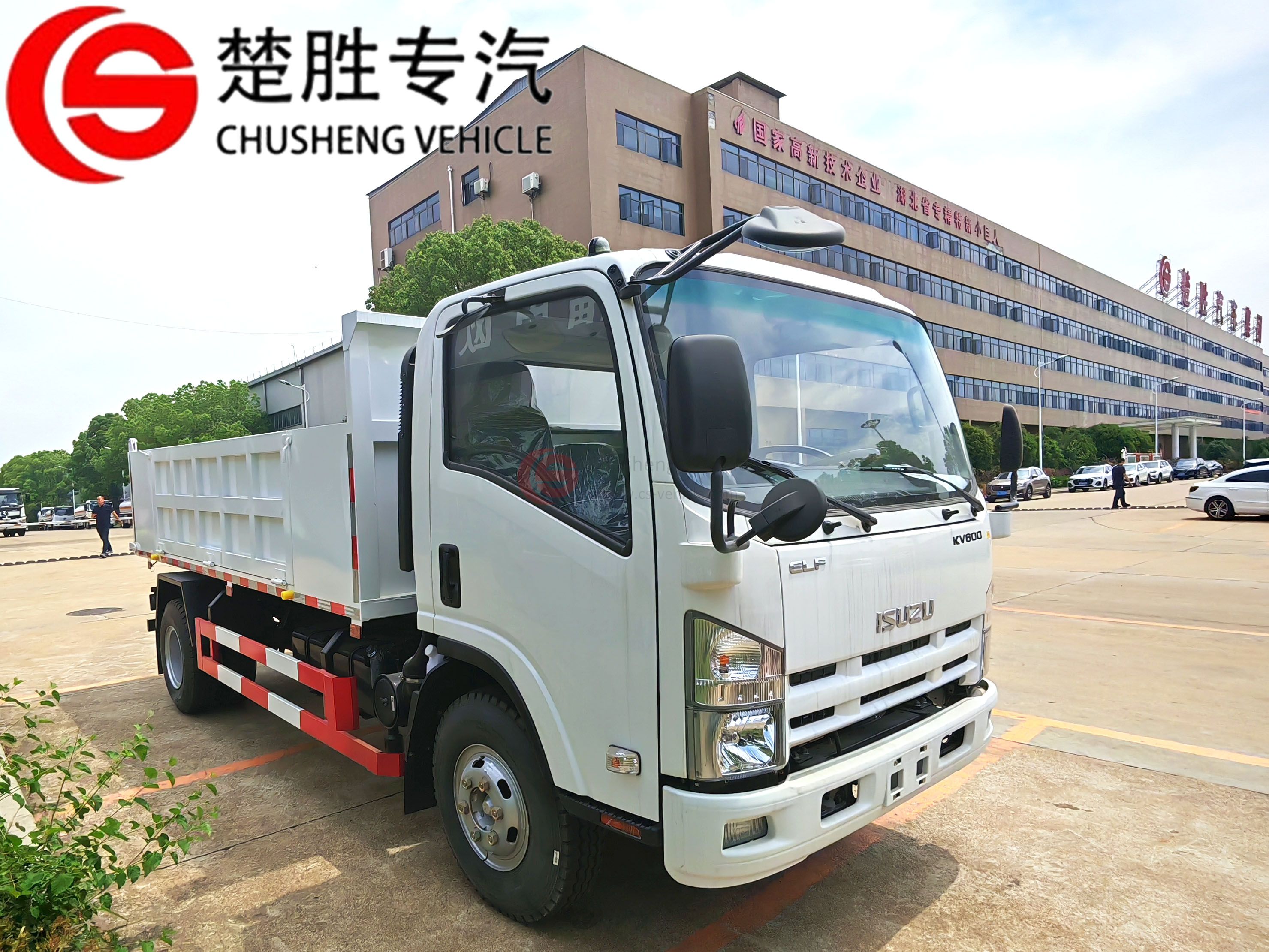 caminh&atilde;o de despejo leve-