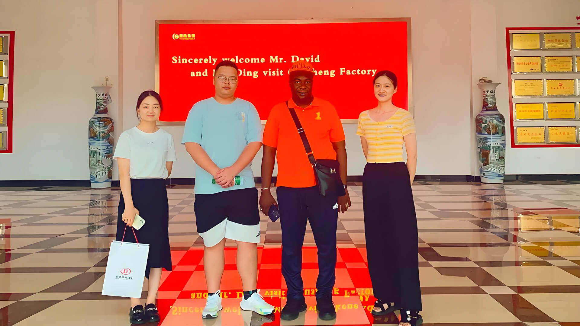 Caminhão de operação em alta altitude New Order-ISUZU dos Camarões