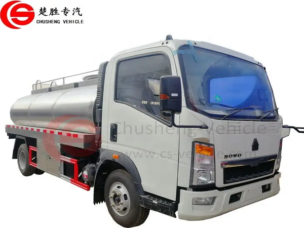 Como o leite é transportado da fazenda até o processador?